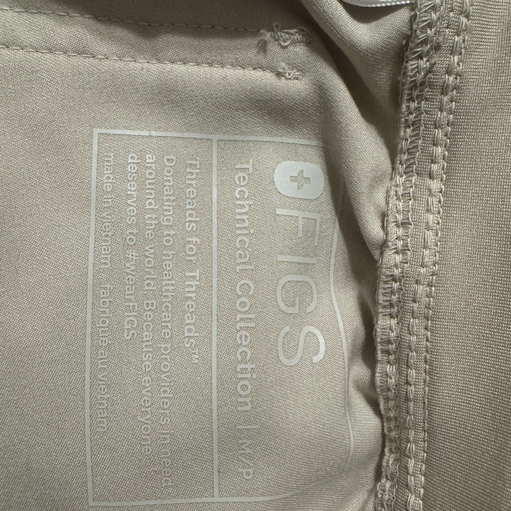 Figs Bone Scrub Pants women. Size medium petite. - Picture 2 of 3